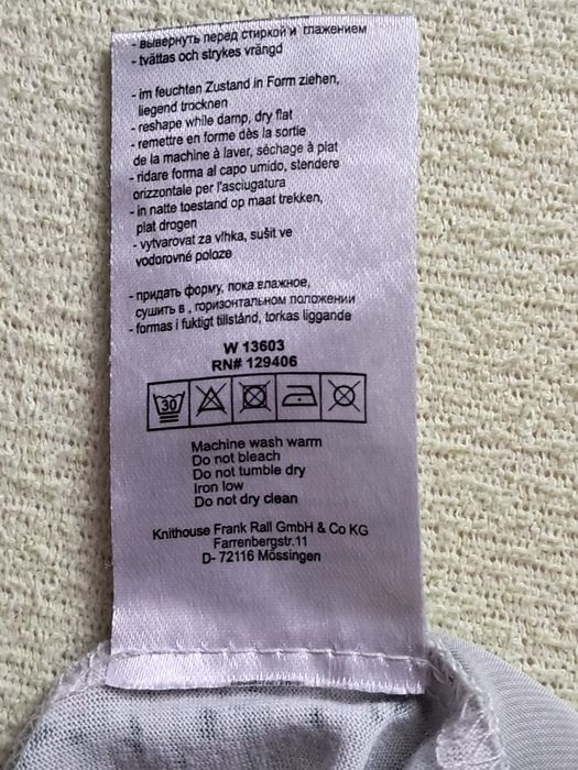Letnia wyprzedaż. Damska bluzka firmy Allesa W Collection.