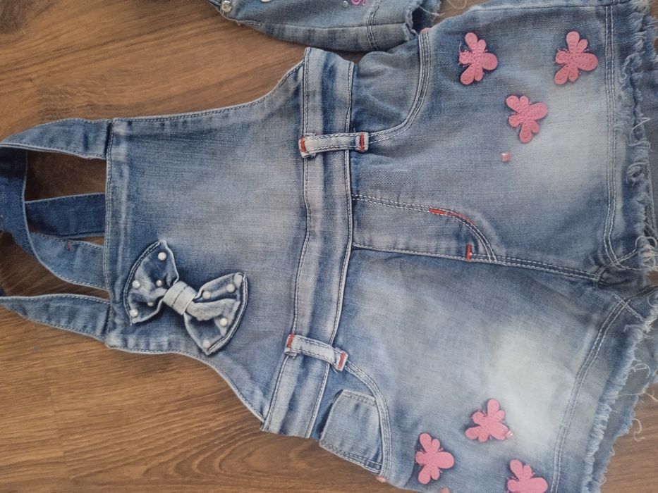 Джинсові шорти комбінезон на дівчинку 3-4 роки