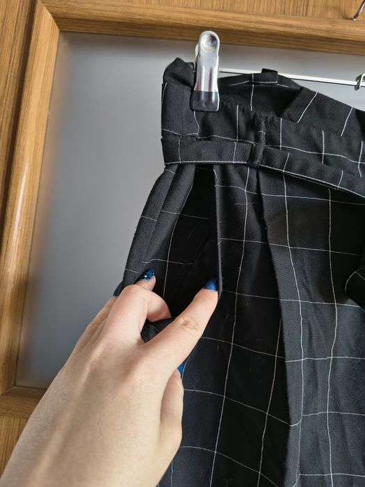 Eleganckie spodnie 2 kratę z paskiem