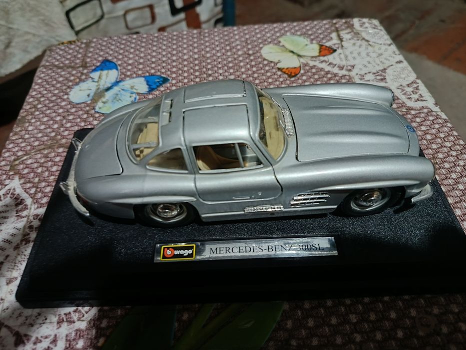 Коллекционная машинка mercedes-benz 300SL