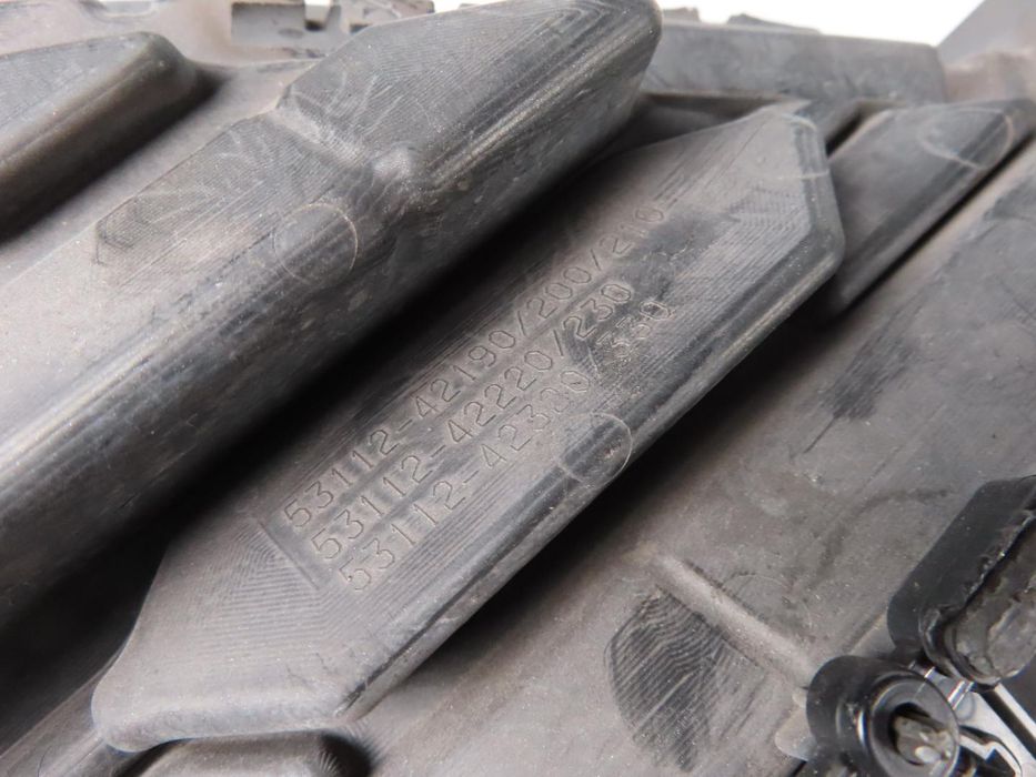 Grelha Para-Choques Toyota Rav 4 V Ref: 53112-42190