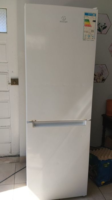 Frigorífico funcionando bem