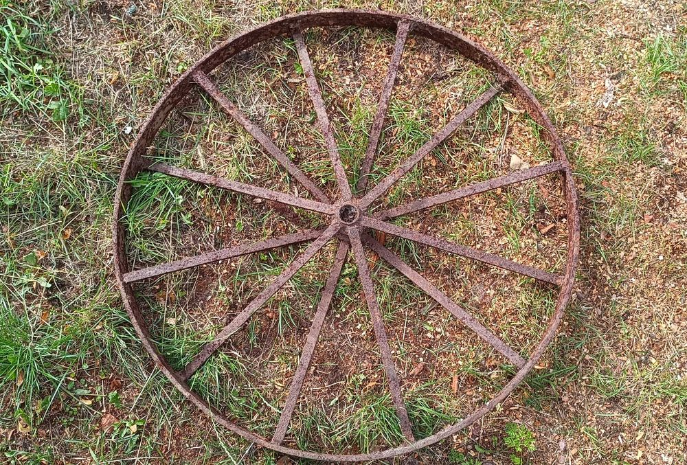 Koło ozdobne do ogrodu, stal