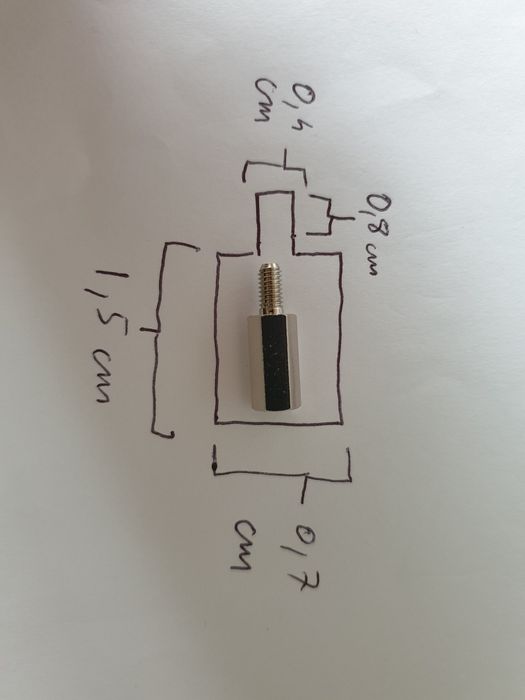 Kołki dystansowe śruby
