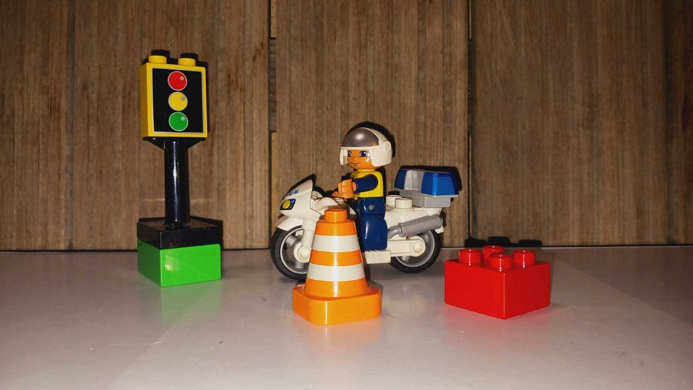 LEGO DUPLO MOTO POLICIA