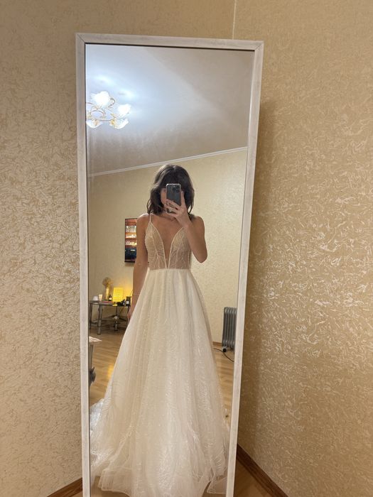 Весільна сукня в ідеальному стані