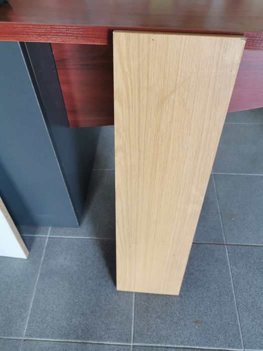 Tábua para prateleira com 77 cms de comprimento e 20 cms de largura.64284092726146120