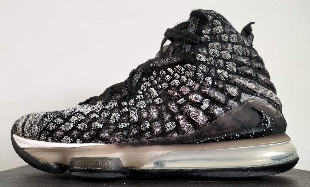 Tênis de Basquetebol Air LeBron 17