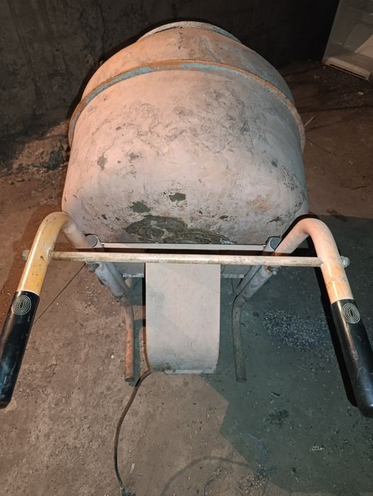 Продам бетономешалку
