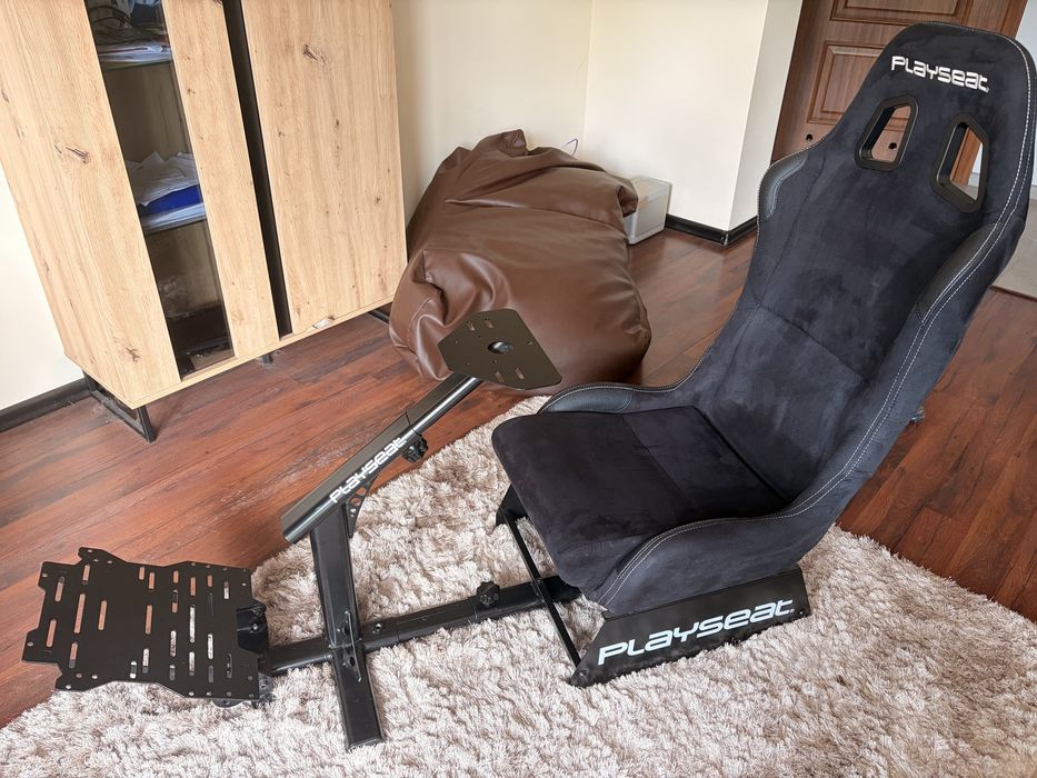 Fotel wyścigowy Playseat Evolution Alcantara