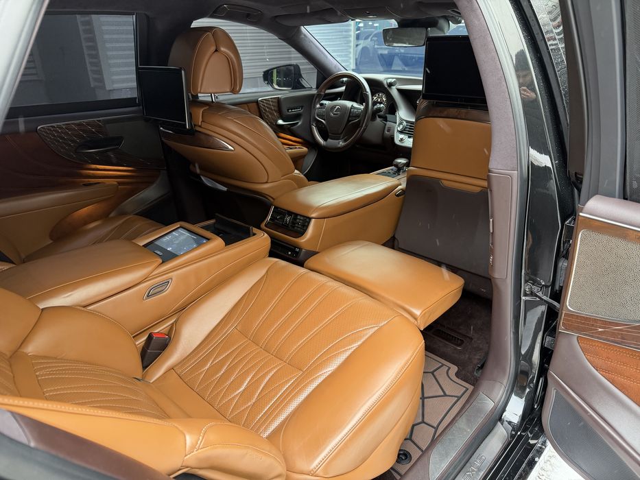 Lexus LS 500, 2018 рік, офіційний, 3.5 бензин