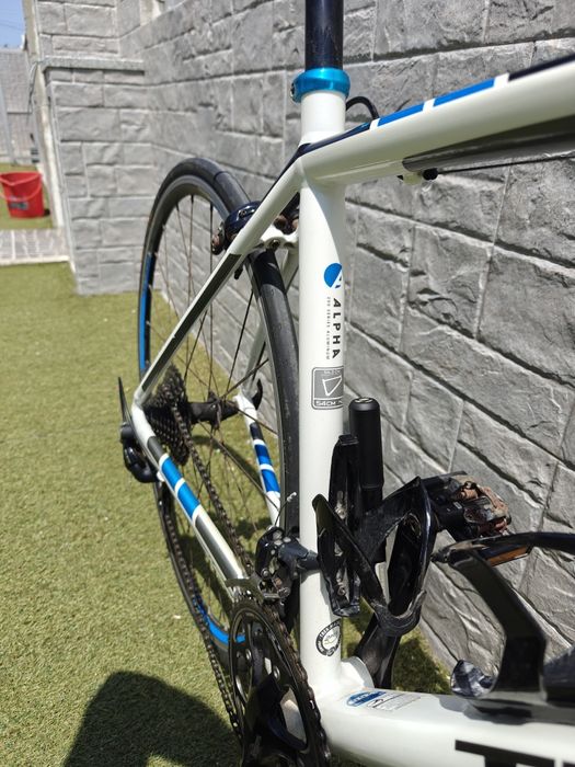 Trek Madone 2.1 H2 (Tamanho M/54) – Shimano 105 – Com Extras