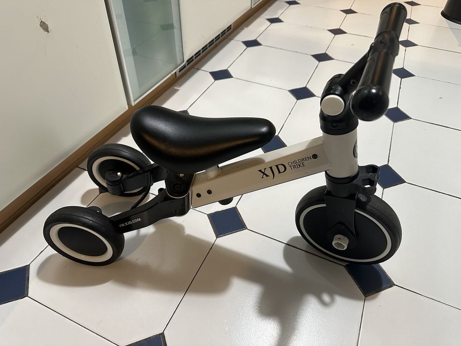 Triciclo infantil XJD 5 em 1