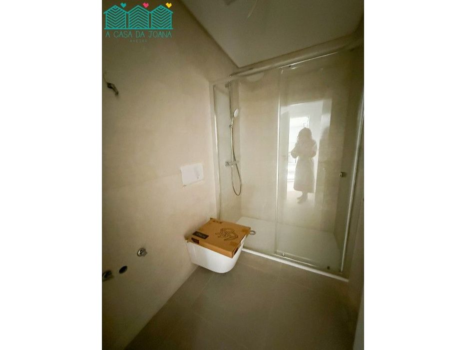 Apartamento T3 com Lugares de Garagem em Esgueira