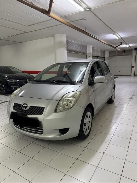 Selling Toyota Yaris with automatic transmission