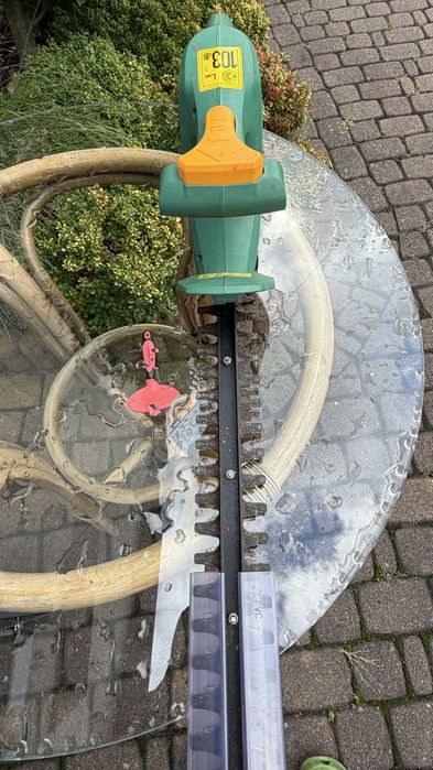 Noźyce do żywopłotu elektr. używane