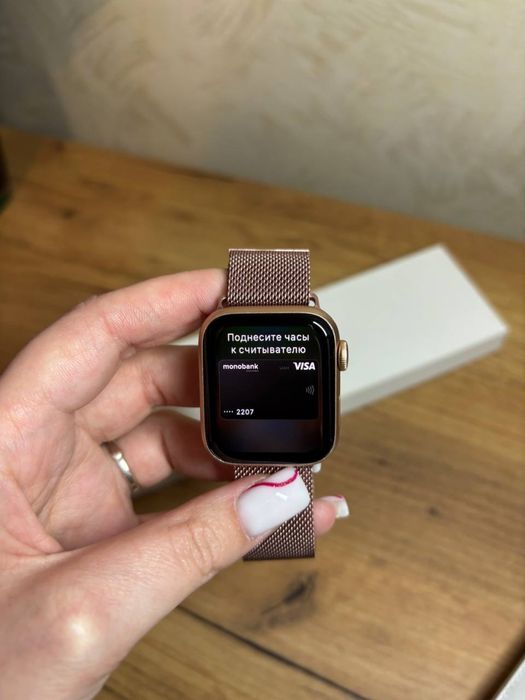 Apple watch Watch SE 40 mm акб 99% гарний  стан