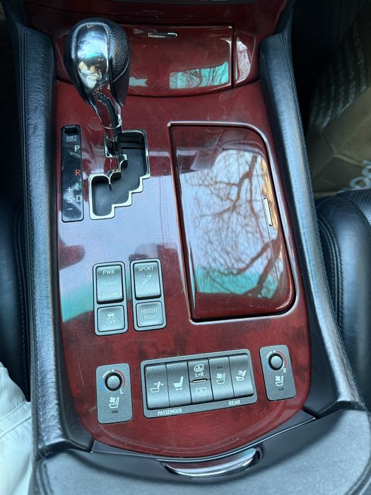 Продам lexus ls 600 hl