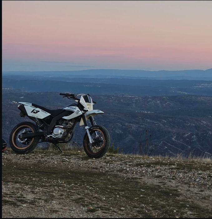 mota supermotard 125cc