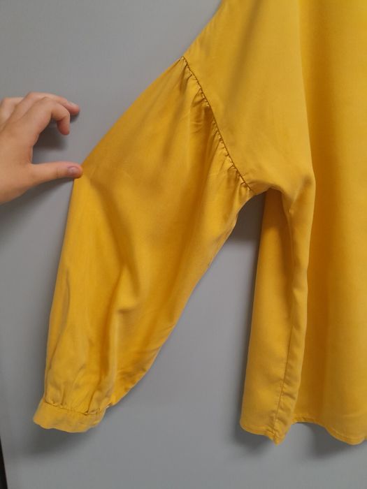Bluzka z ozdobnymi guzikami i szerokimi rękawami promod rozmiar XL