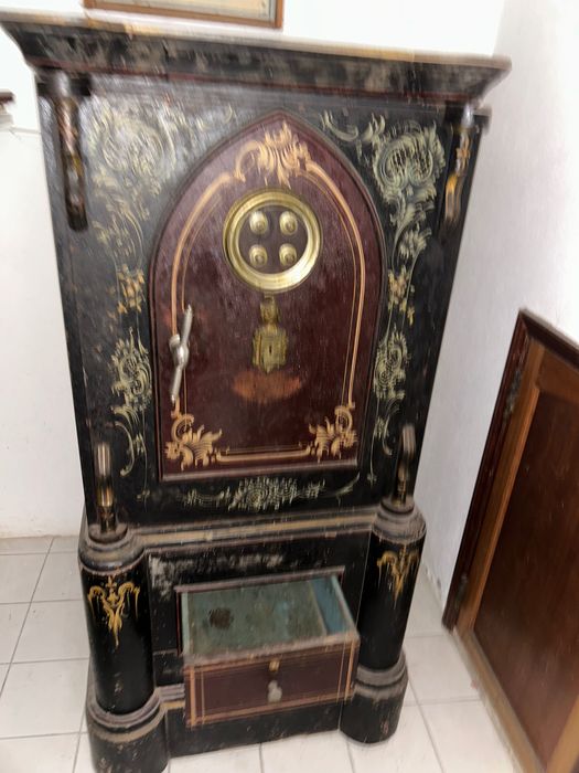 Cofre centenário