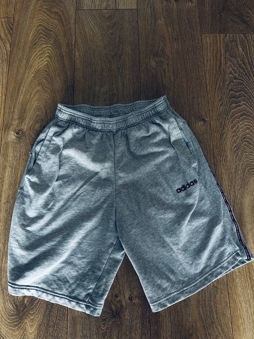 шорты Adidas серые M-L
