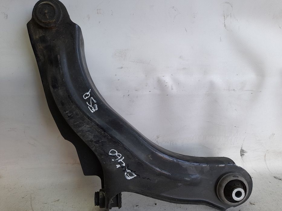 Braço de suspensão frente esquerdo RENAULT Clio IV (BH_)