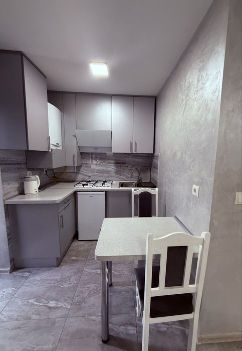 Тепла затишна квартира 1 поверх житло біля термалів