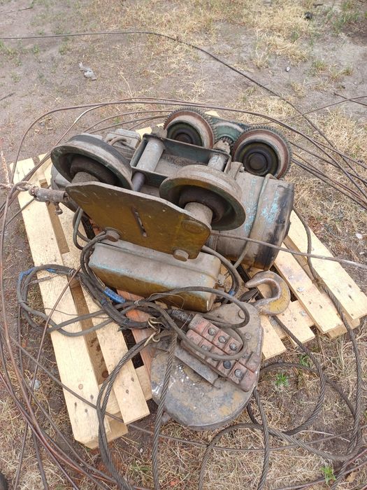 Кран-балка,тельфер болгарський.