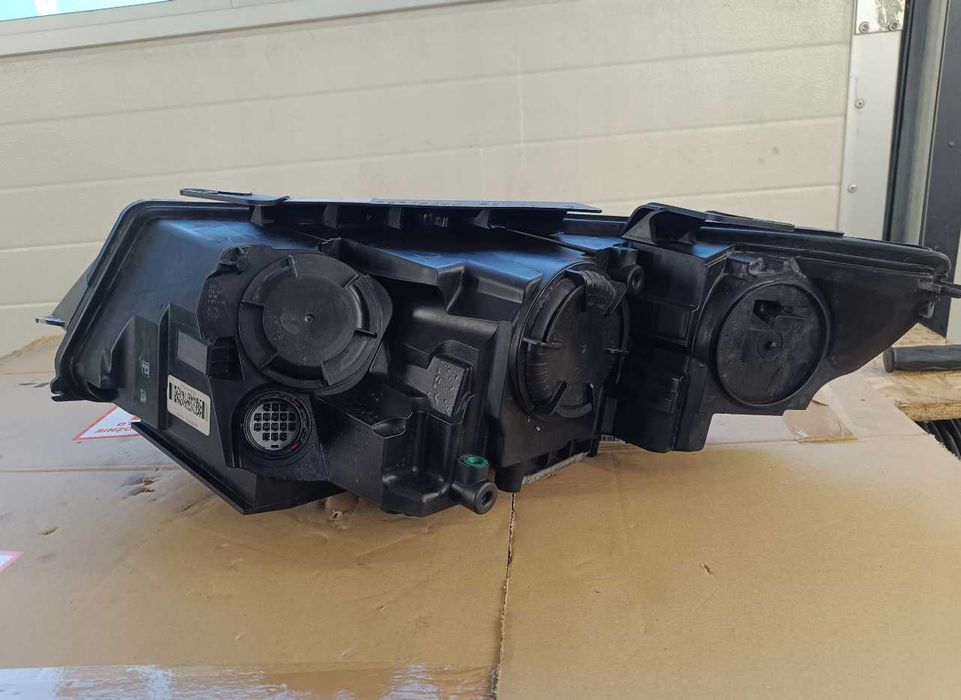 Фари на Land Rover Discovery Sport 2014 L550