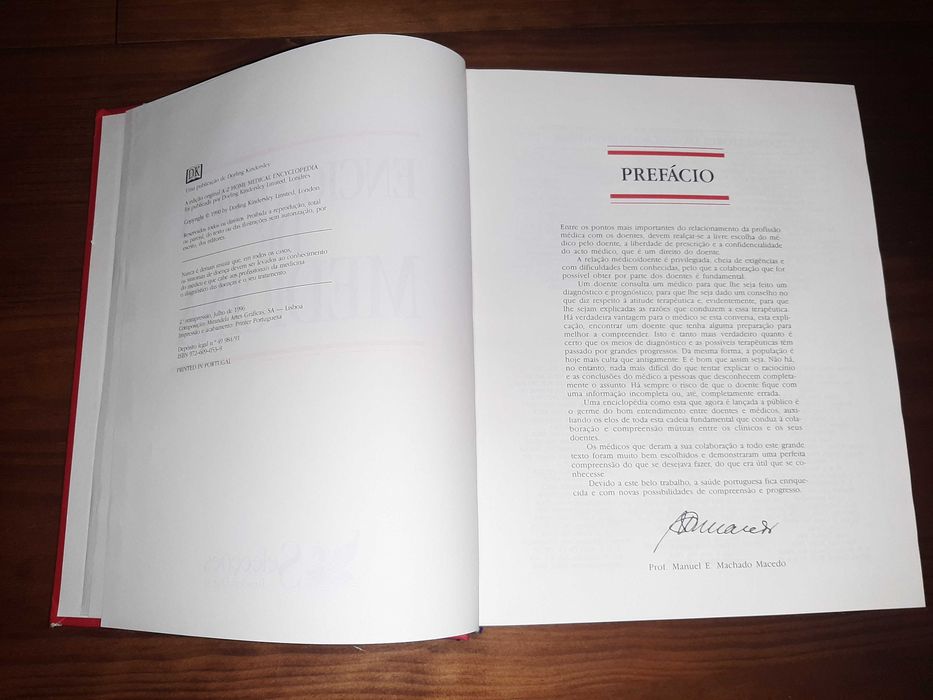 Livro "Enciclopédia de Medicina"