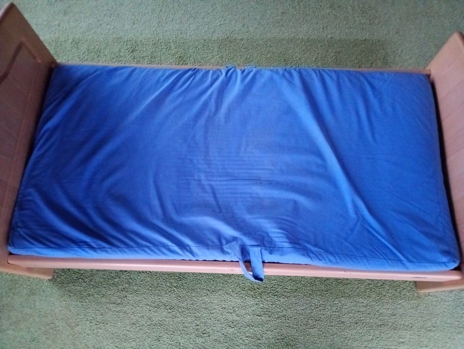 Ліжко з дерева, міцне