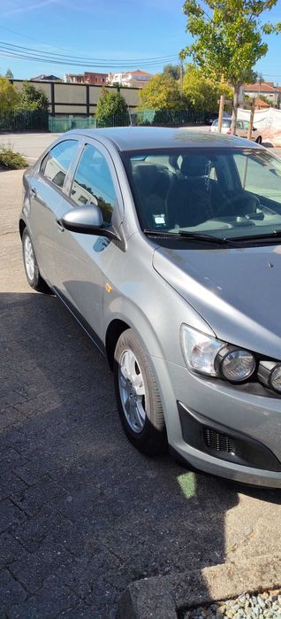 Chevrolet Aveo Sedan 1.2 Gasolina 86cv | 99.000 km | Excelente Estado