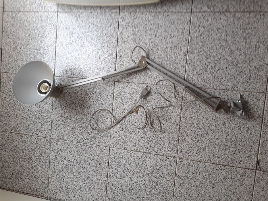 Vendo candeeiro de secretária ectencivél