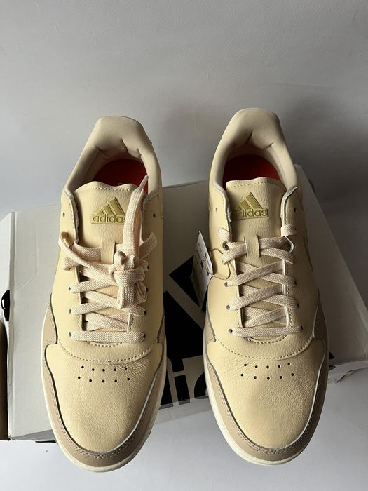 Кросівки Adidas Kantana 42