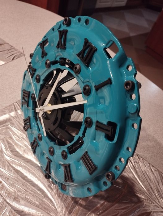 Zegar z docisku sprzęgła