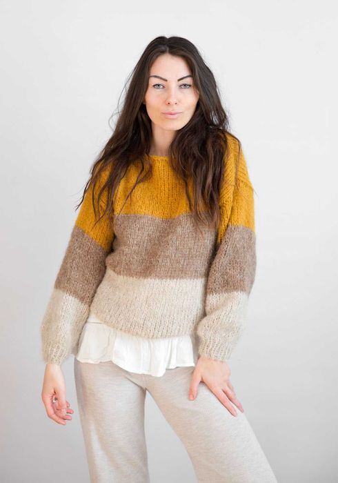 Sweter ręcznie robiony na drutach. Oversize