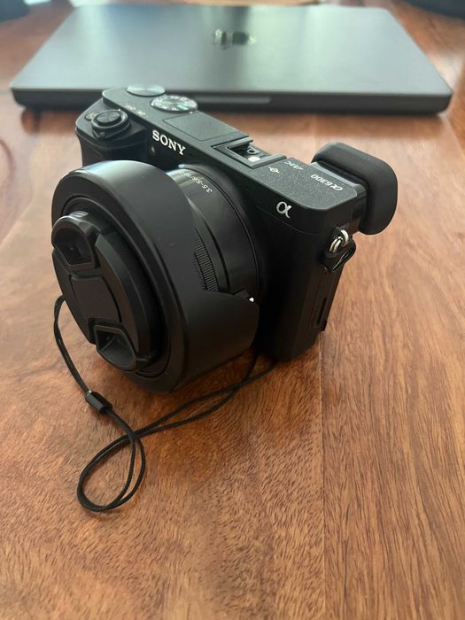 Sony Alpha a6300 + original lens + charger + extra battery