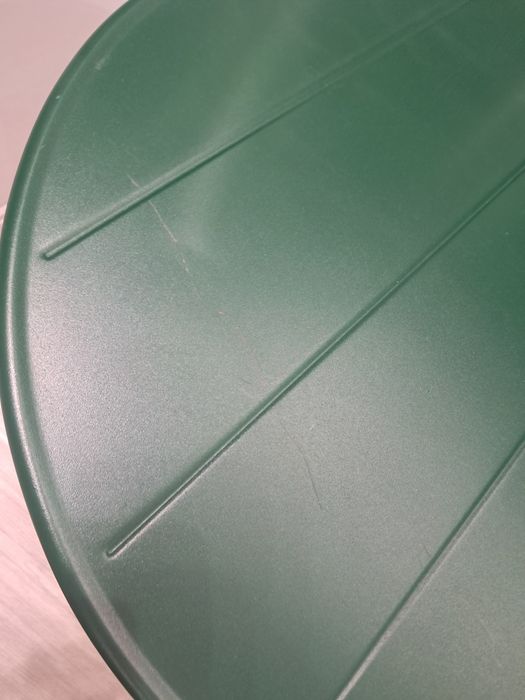 Mesa de jardim + 2 cadeiras de jardim