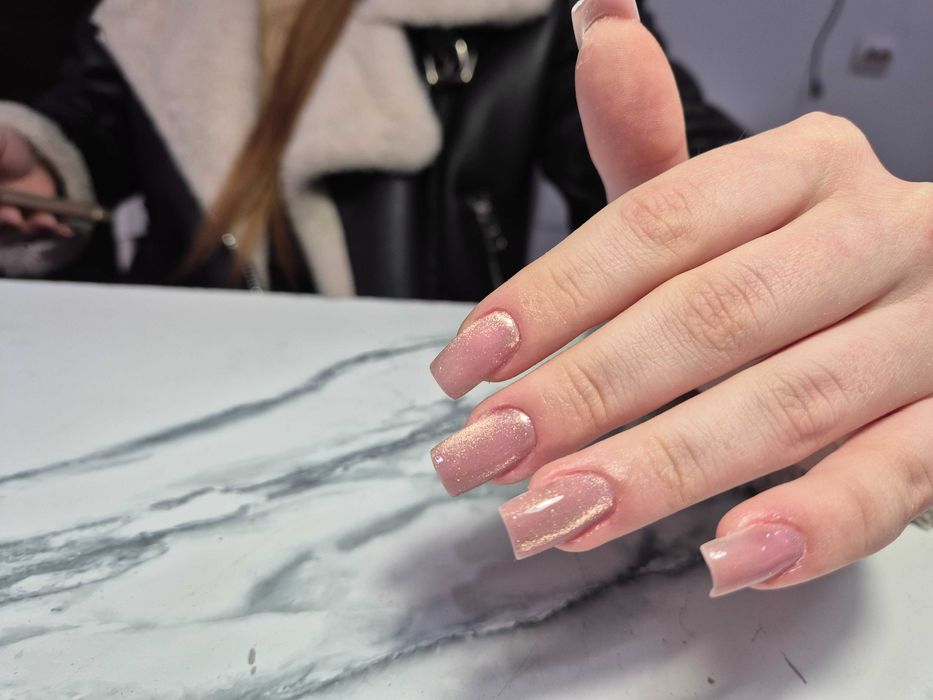 Запрошую на манікюр та педикюр