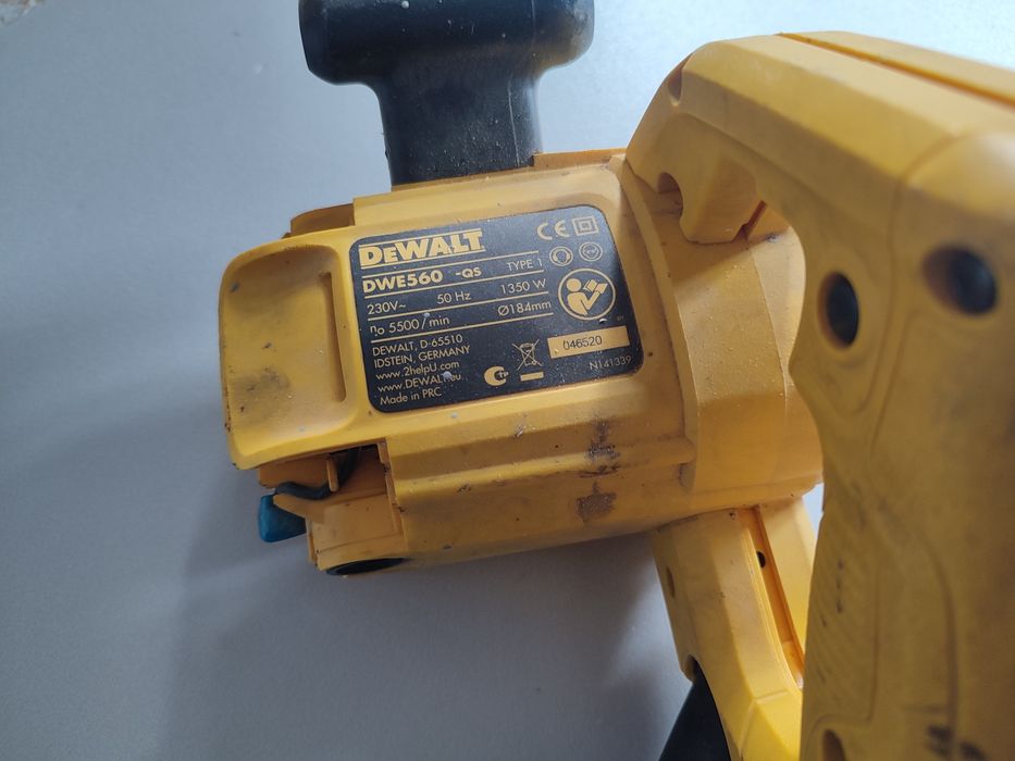 Продам ручну циркулярку dewalt dwe 560неробоча