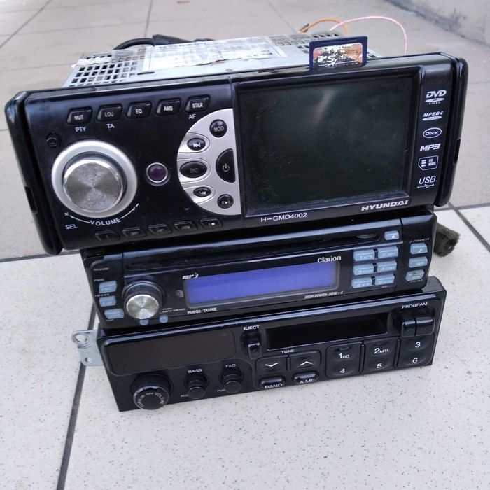 Магнітола Clarion