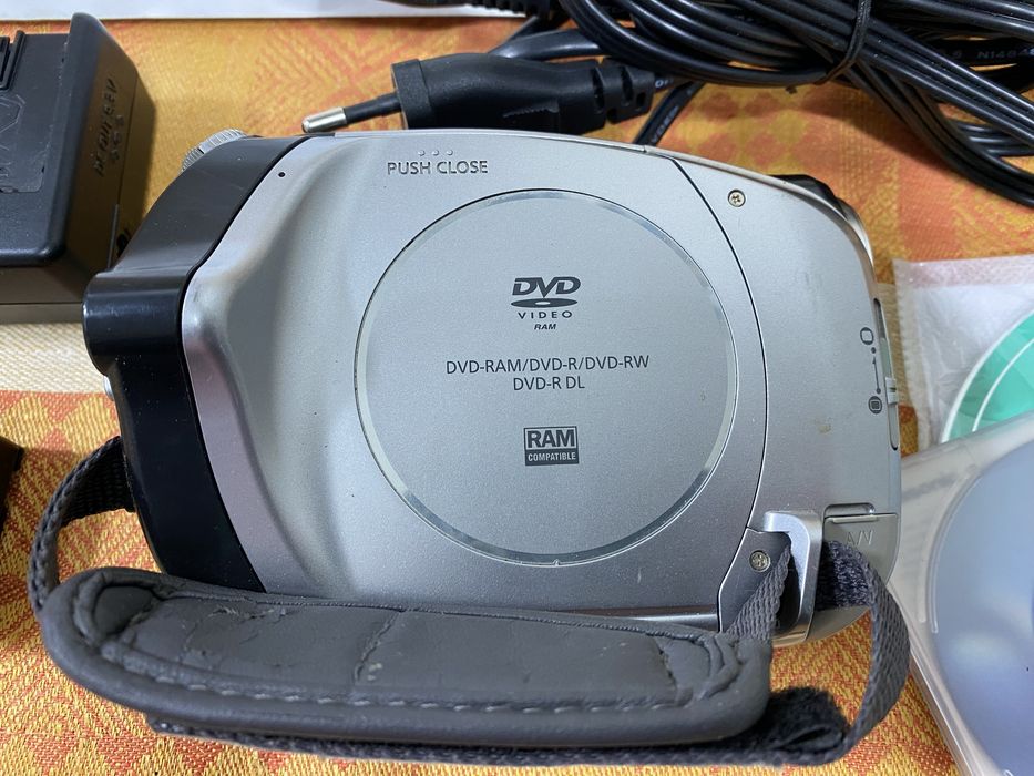 Видеокамера Panasonic VDR-D51EE