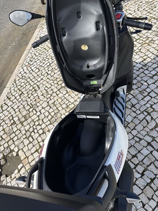 Piaggio MP3 300 só com 1500 kms