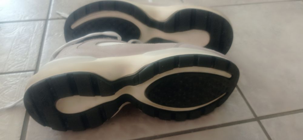 Vendo sapatilhas praticamente novas n37