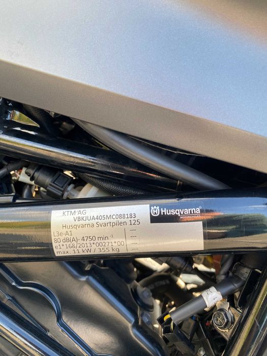 Husqvarna Svartpilen 125