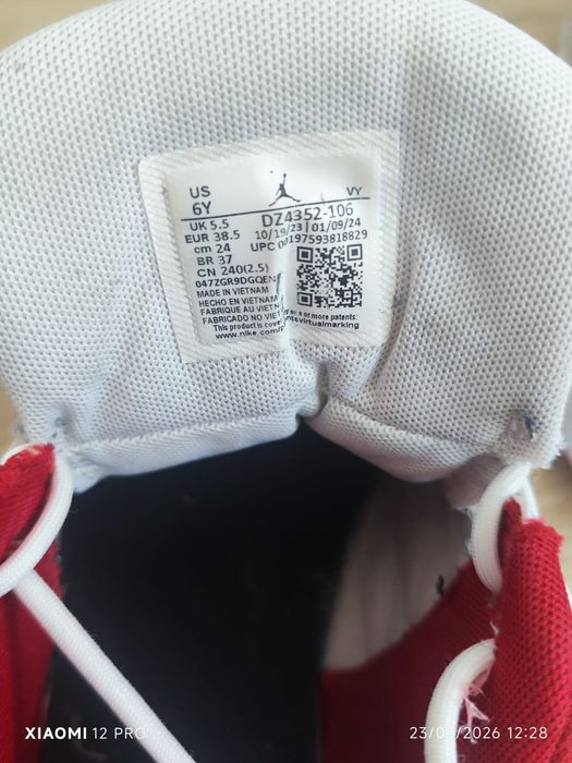 Tênis de criança da Nike ..modelo Air Jordan