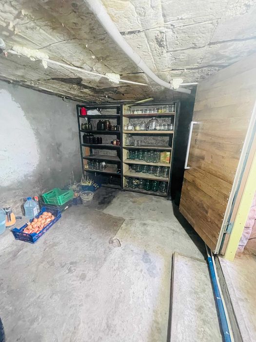продам два дома на одном участке коммунар