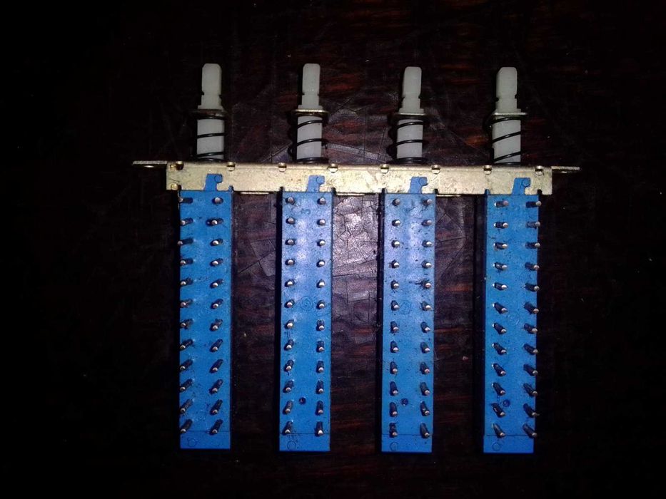 Продам переключатели "П2К"