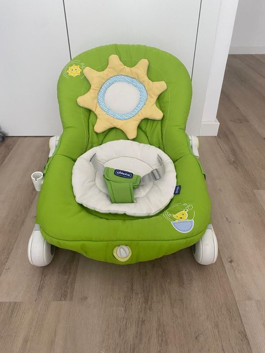 Espreguiçadeira Chicco Balloon com arco de atividades